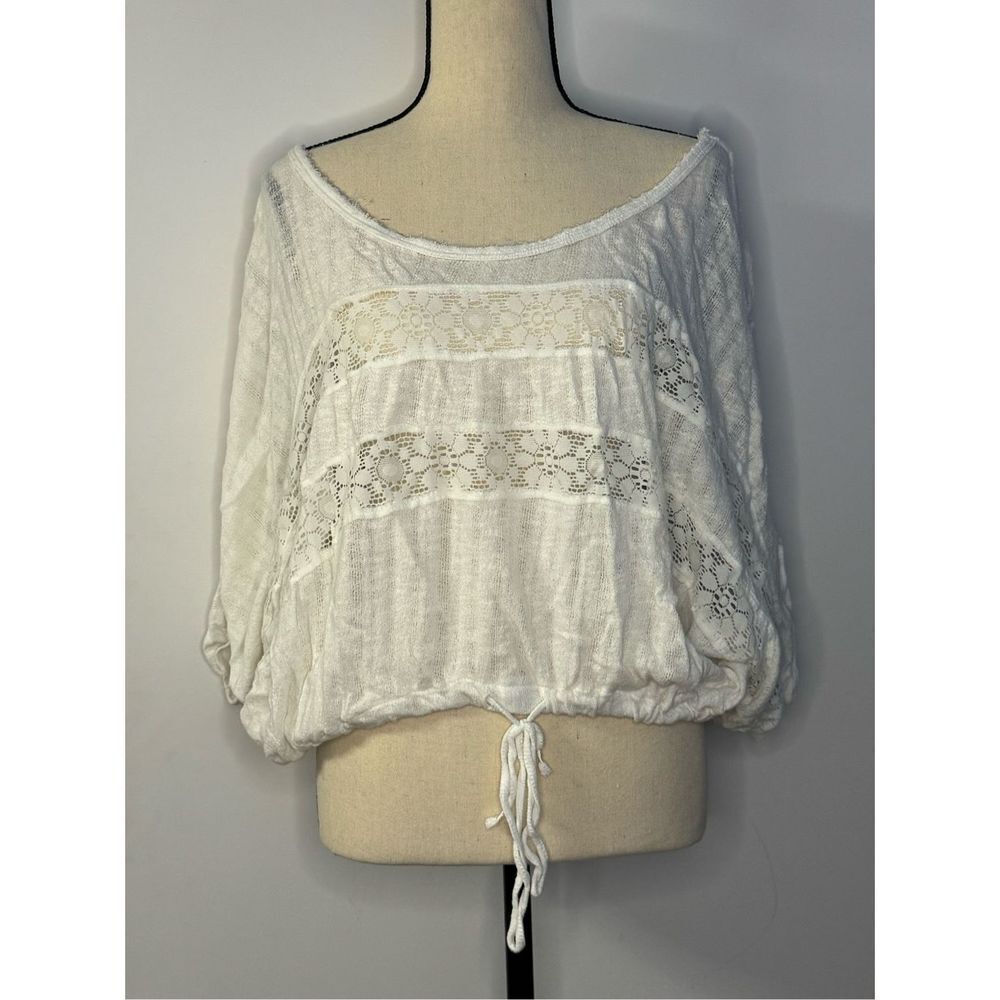 Free people cream balloon hem blouse with lace detailing size xs oversized fit